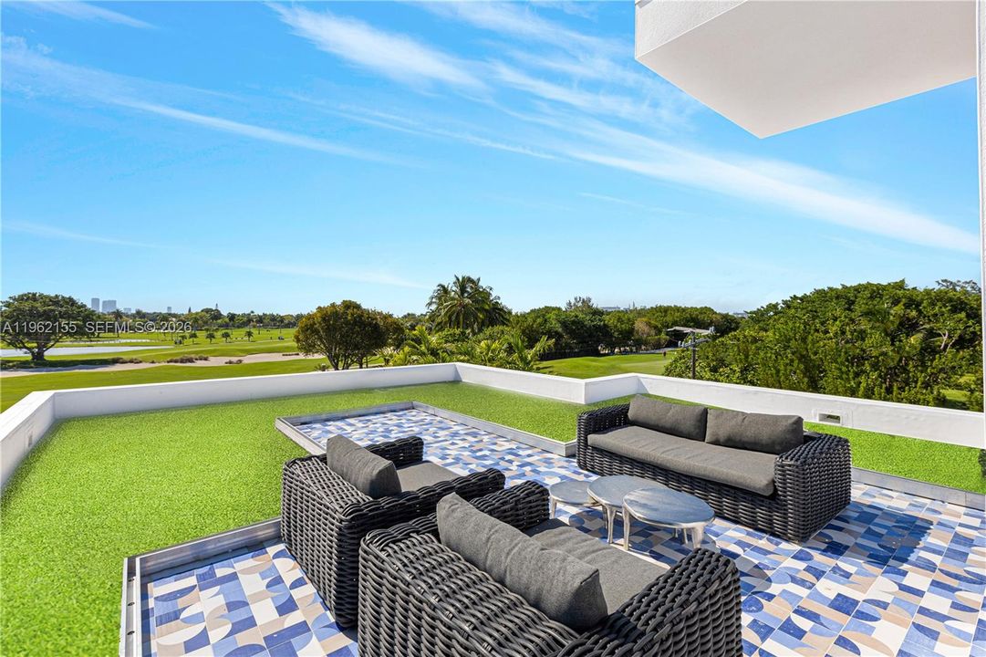 For Sale: $12,900,000 (6 beds, 6 baths, 5151 Square Feet)