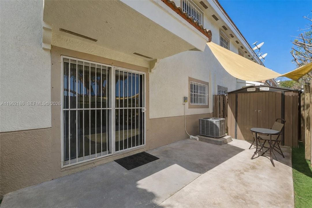 En Venta: $355,000 (3 camas, 2 baños, 1676 Pies cuadrados)
