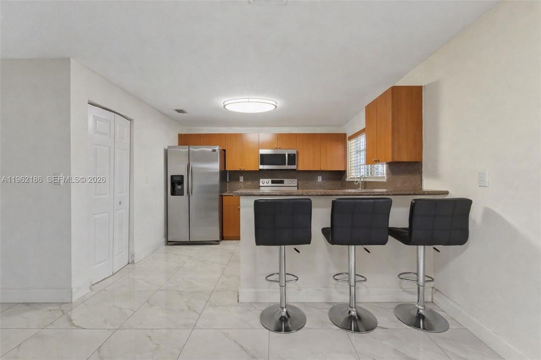 En Venta: $355,000 (3 camas, 2 baños, 1676 Pies cuadrados)