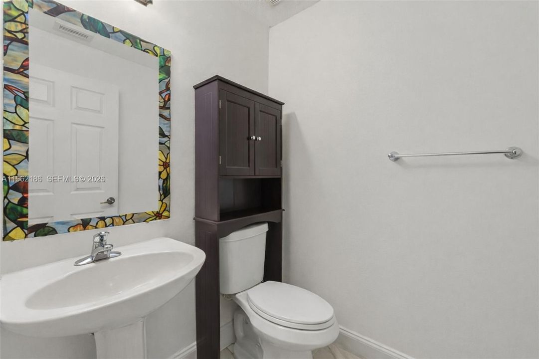 En Venta: $355,000 (3 camas, 2 baños, 1676 Pies cuadrados)