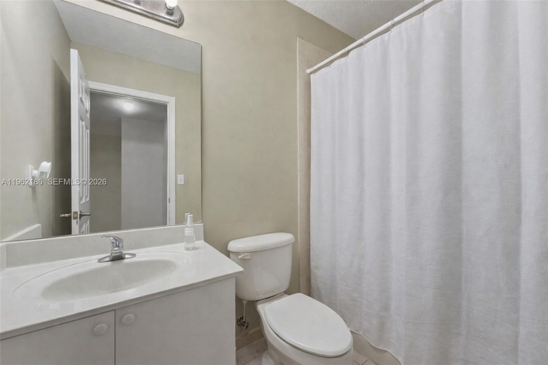 En Venta: $355,000 (3 camas, 2 baños, 1676 Pies cuadrados)