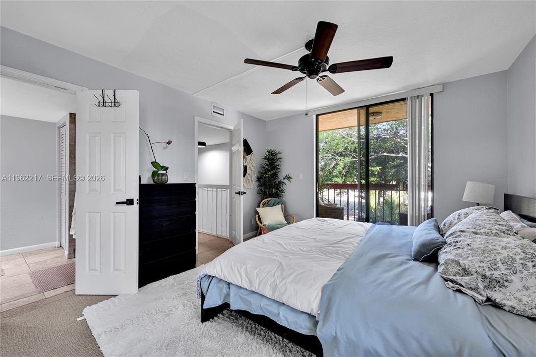 For Sale: $280,000 (2 beds, 2 baths, 1070 Square Feet)