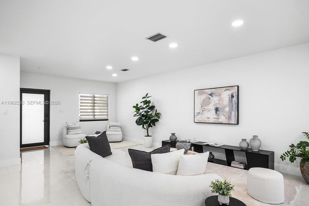 For Sale: $697,000 (4 beds, 2 baths, 1824 Square Feet)