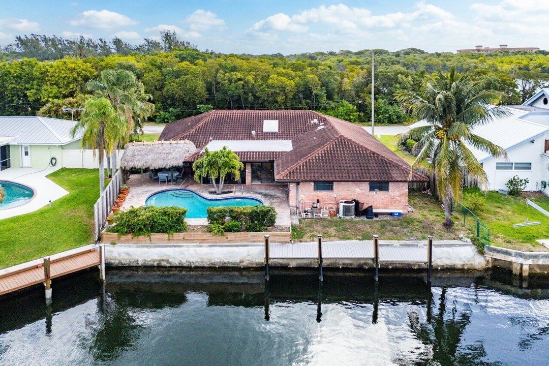 9000 +/- Sq Ft Lot