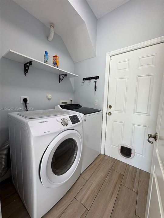 For Rent: $4,200 (4 beds, 2 baths, 1852 Square Feet)