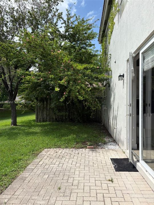 For Rent: $4,200 (4 beds, 2 baths, 1852 Square Feet)