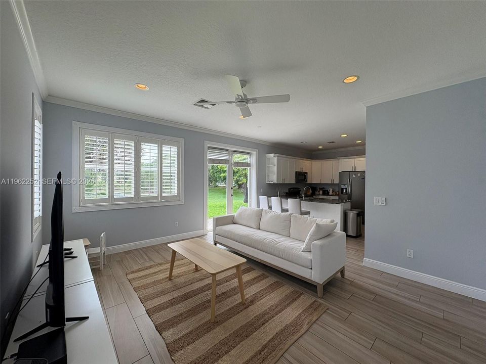 For Rent: $4,200 (4 beds, 2 baths, 1852 Square Feet)