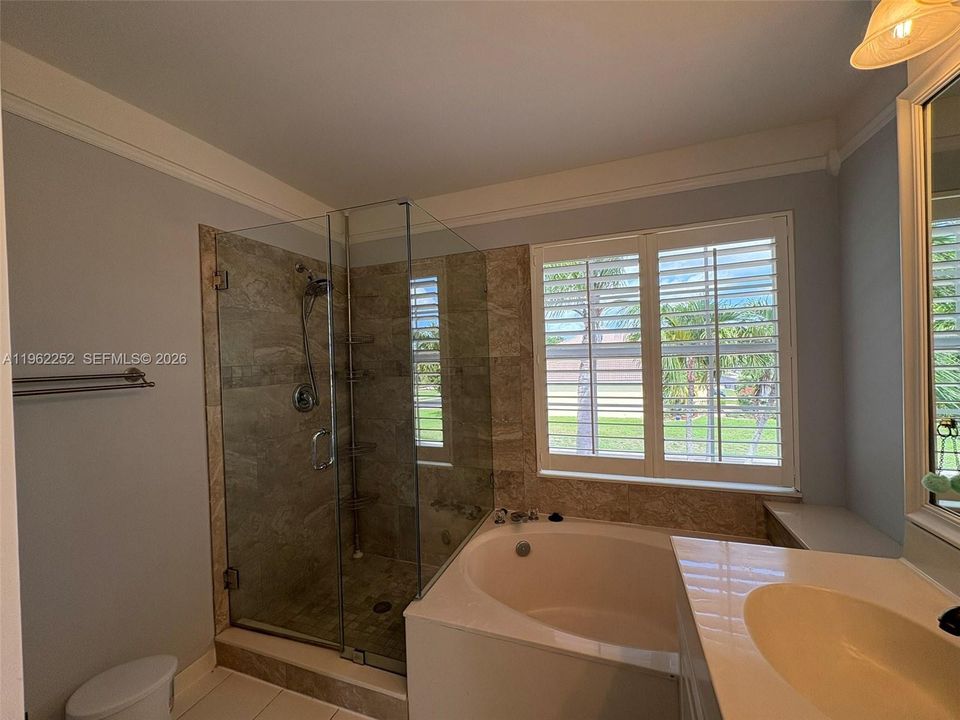For Rent: $4,200 (4 beds, 2 baths, 1852 Square Feet)