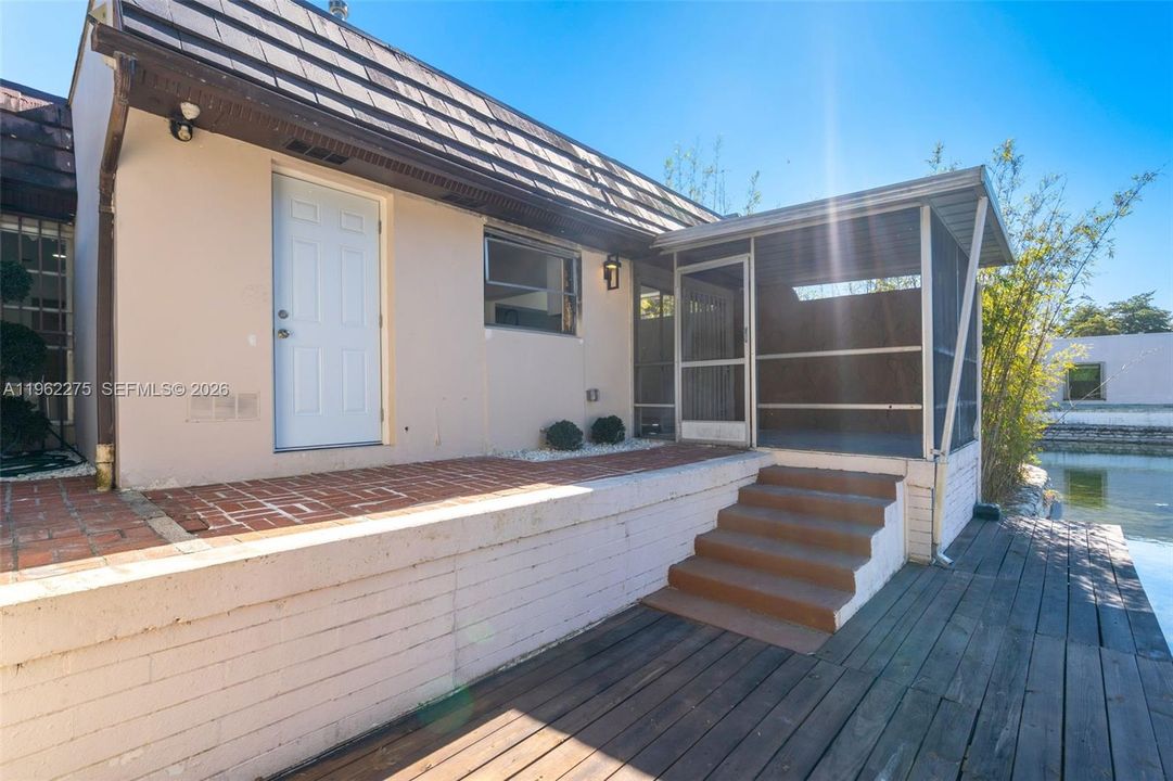 For Sale: $600,000 (2 beds, 2 baths, 1333 Square Feet)