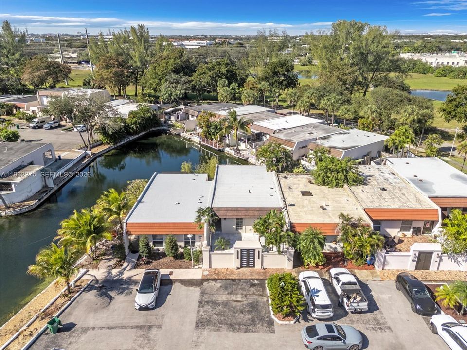 For Sale: $600,000 (2 beds, 2 baths, 1333 Square Feet)