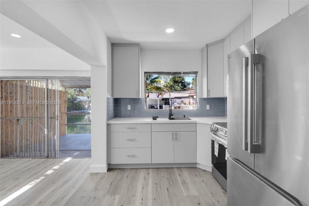 For Sale: $600,000 (2 beds, 2 baths, 1333 Square Feet)