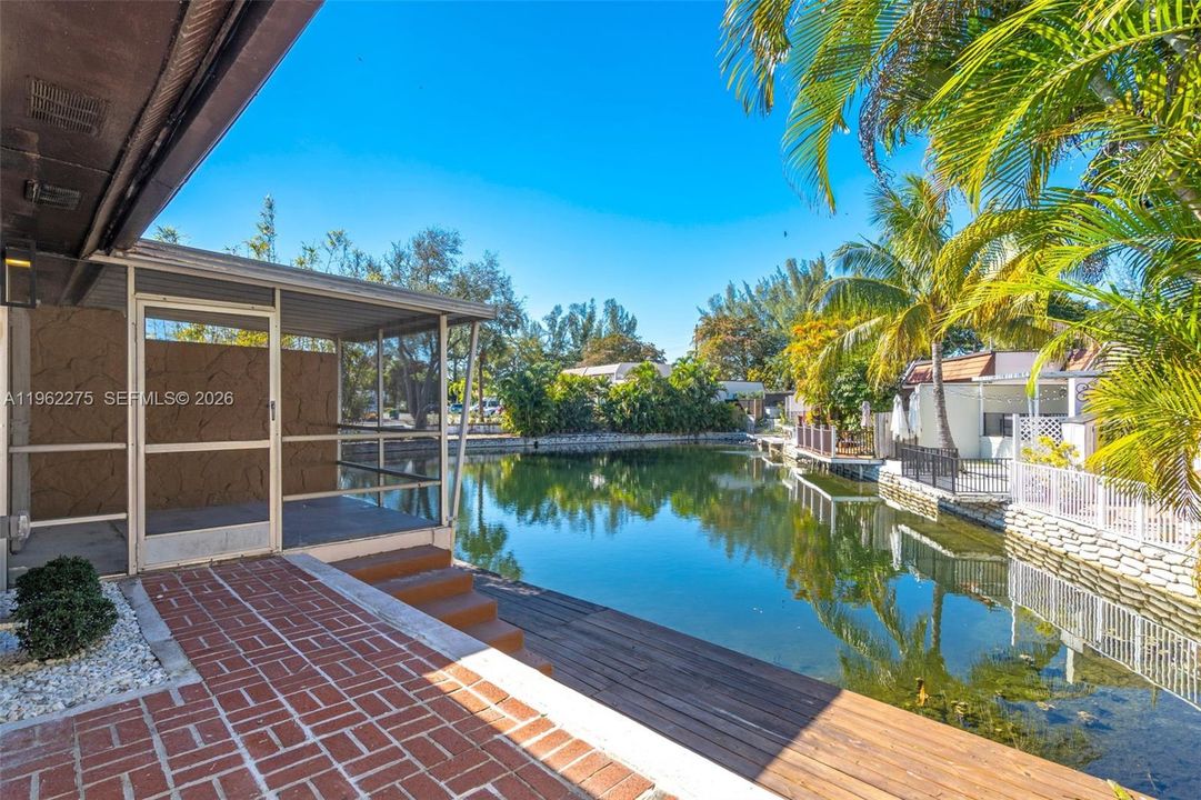 For Sale: $600,000 (2 beds, 2 baths, 1333 Square Feet)