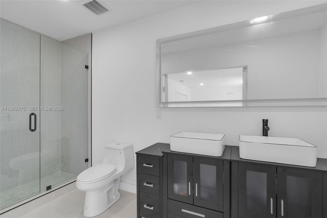 For Sale: $600,000 (2 beds, 2 baths, 1333 Square Feet)