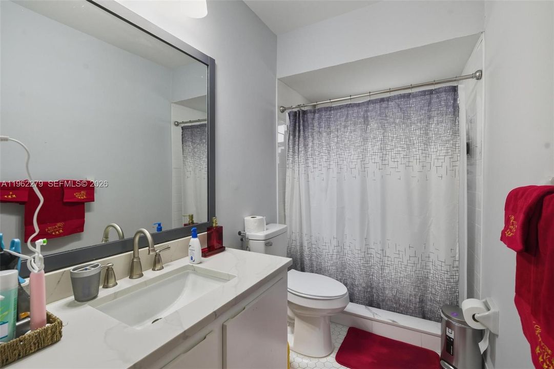En Venta: $480,000 (3 camas, 2 baños, 1580 Pies cuadrados)