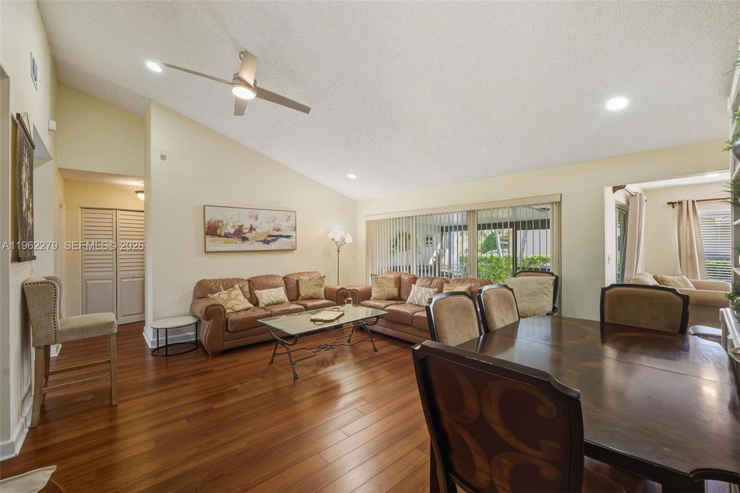 En Venta: $480,000 (3 camas, 2 baños, 1580 Pies cuadrados)