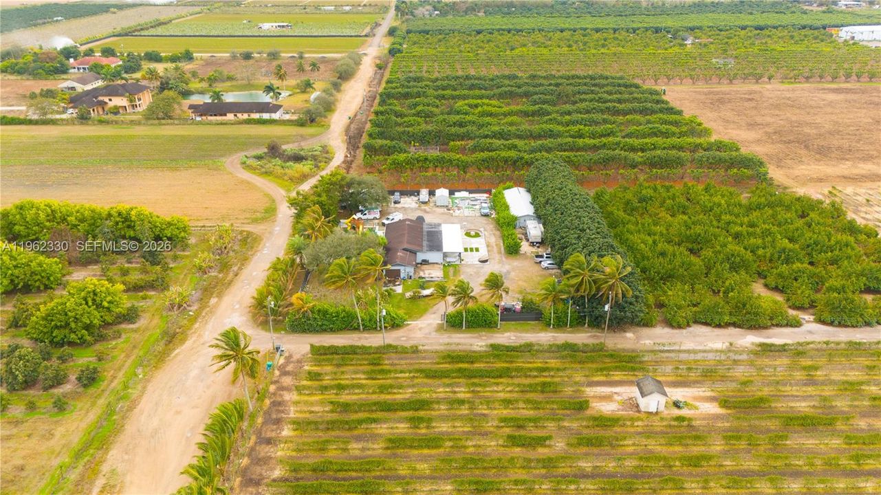 На продажу: $1,049,000 (7 спален, 5 ванн, 3400 Квадратных фут)