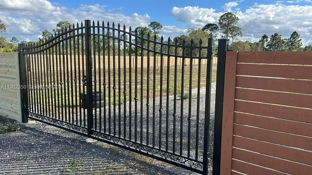 For Sale: $135,000 (1.25 acres)