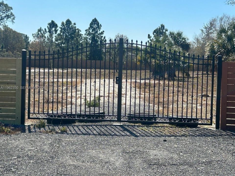 For Sale: $135,000 (1.25 acres)
