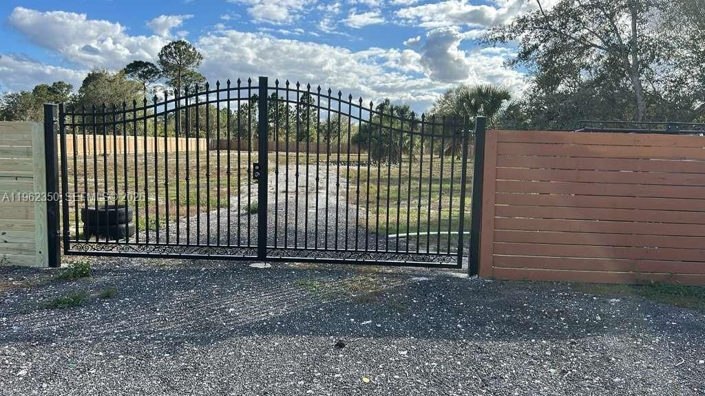 For Sale: $135,000 (1.25 acres)