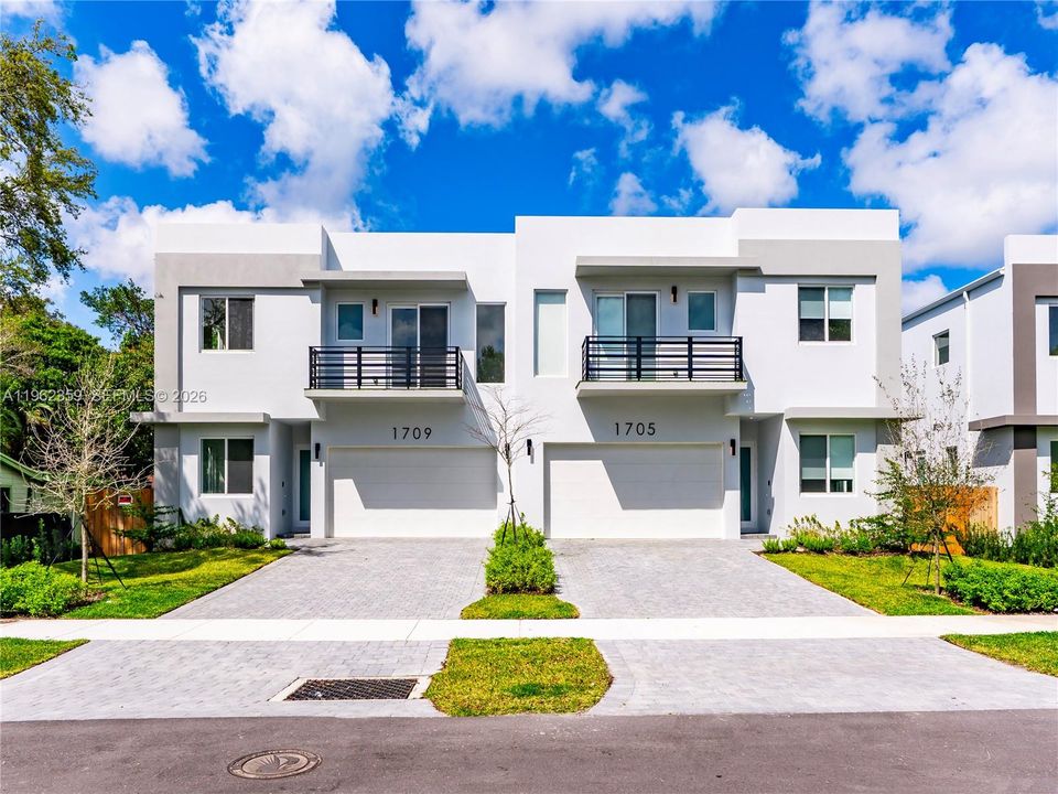 Activo con contrato: $1,175,000 (4 camas, 3 baños, 2508 Pies cuadrados)
