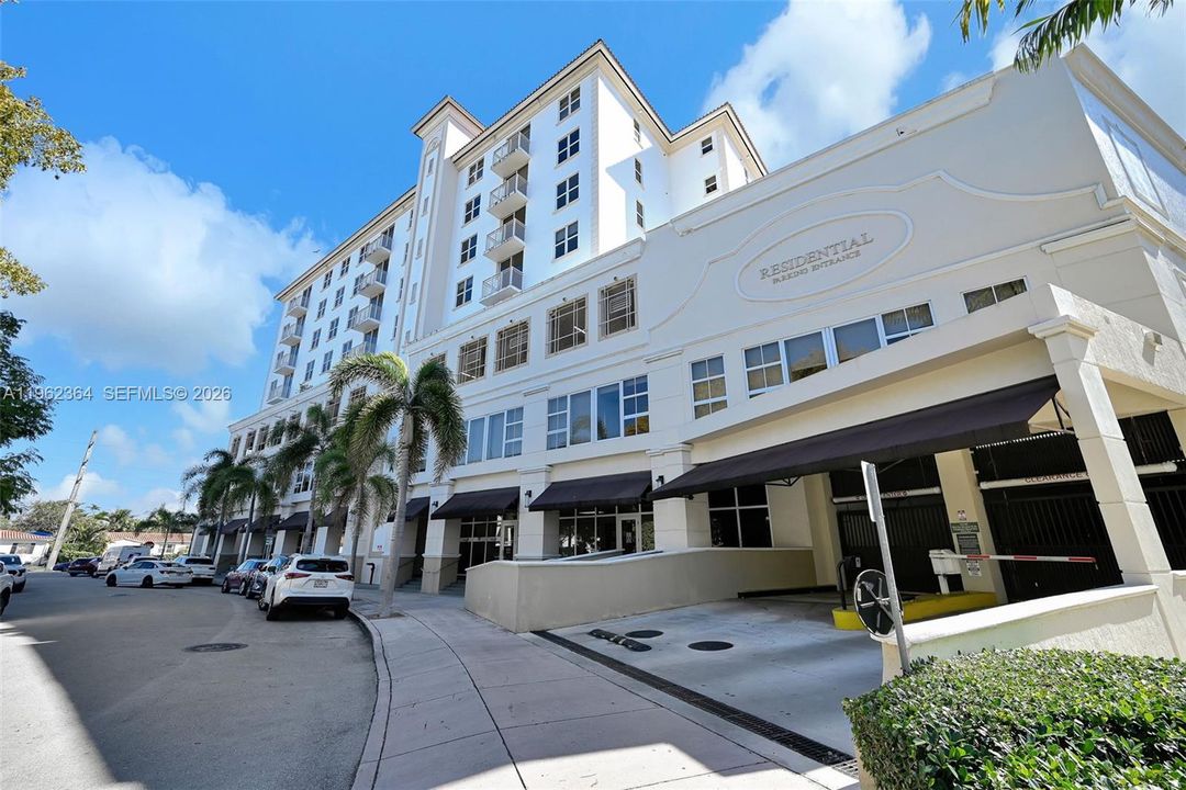 На продажу: $570,000 (2 спален, 2 ванн, 1044 Квадратных фут)