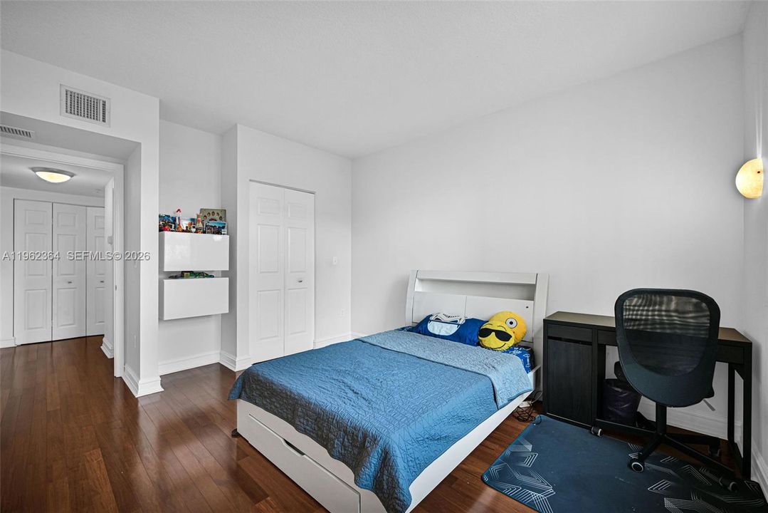 На продажу: $570,000 (2 спален, 2 ванн, 1044 Квадратных фут)