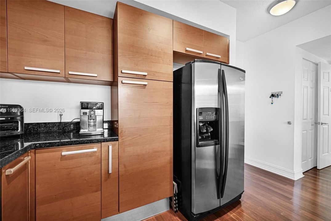 На продажу: $570,000 (2 спален, 2 ванн, 1044 Квадратных фут)