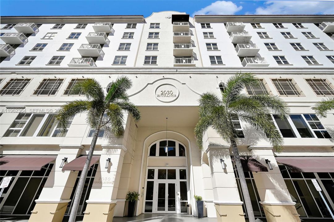 На продажу: $570,000 (2 спален, 2 ванн, 1044 Квадратных фут)