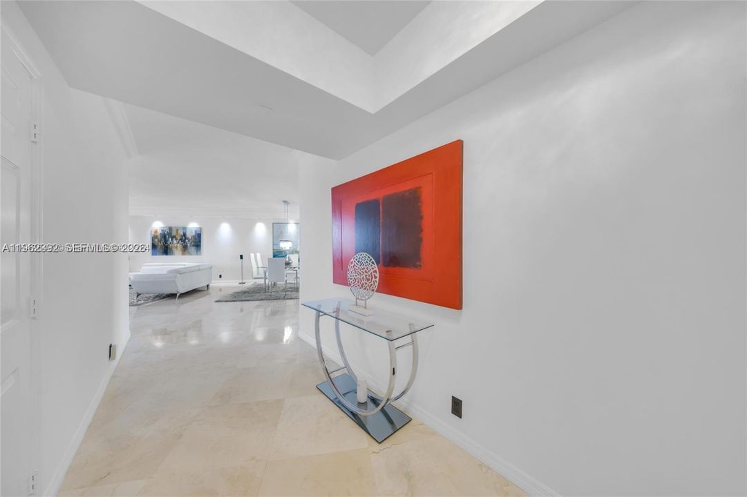 Activo con contrato: $9,400 (3 camas, 3 baños, 2100 Pies cuadrados)