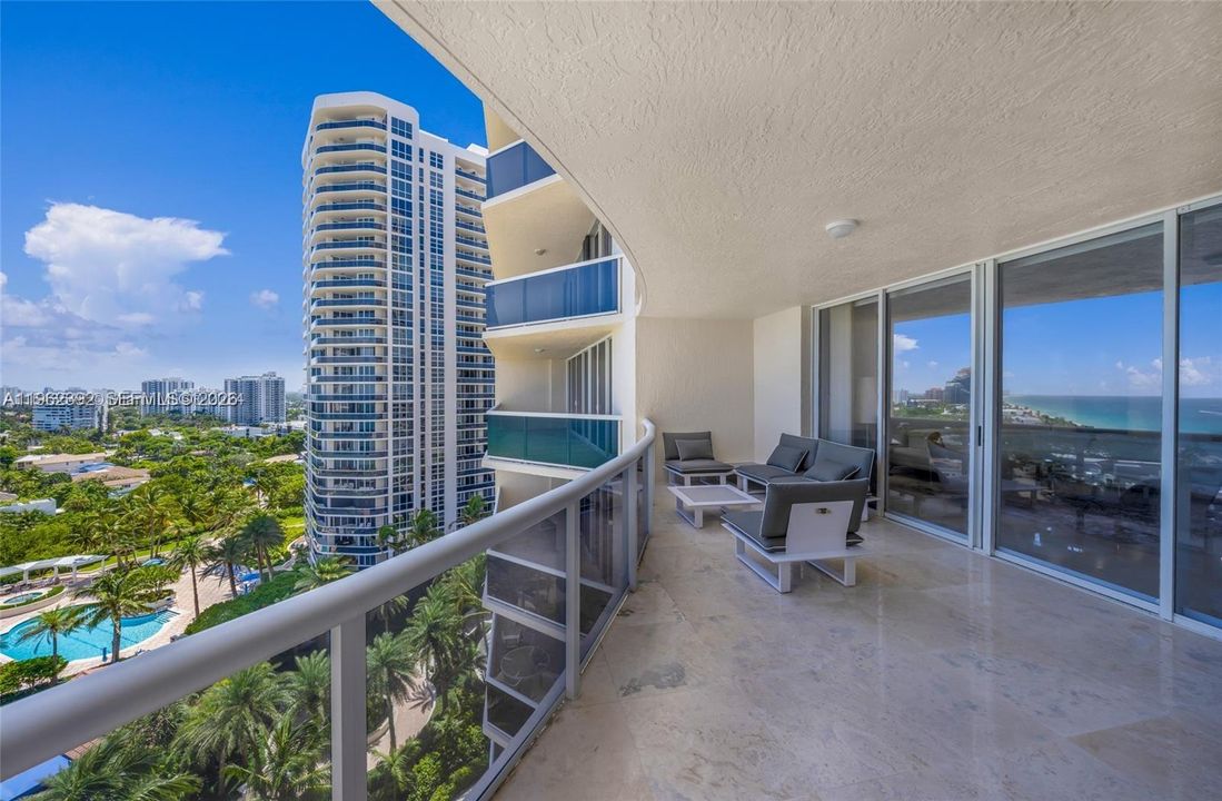 Activo con contrato: $9,400 (3 camas, 3 baños, 2100 Pies cuadrados)