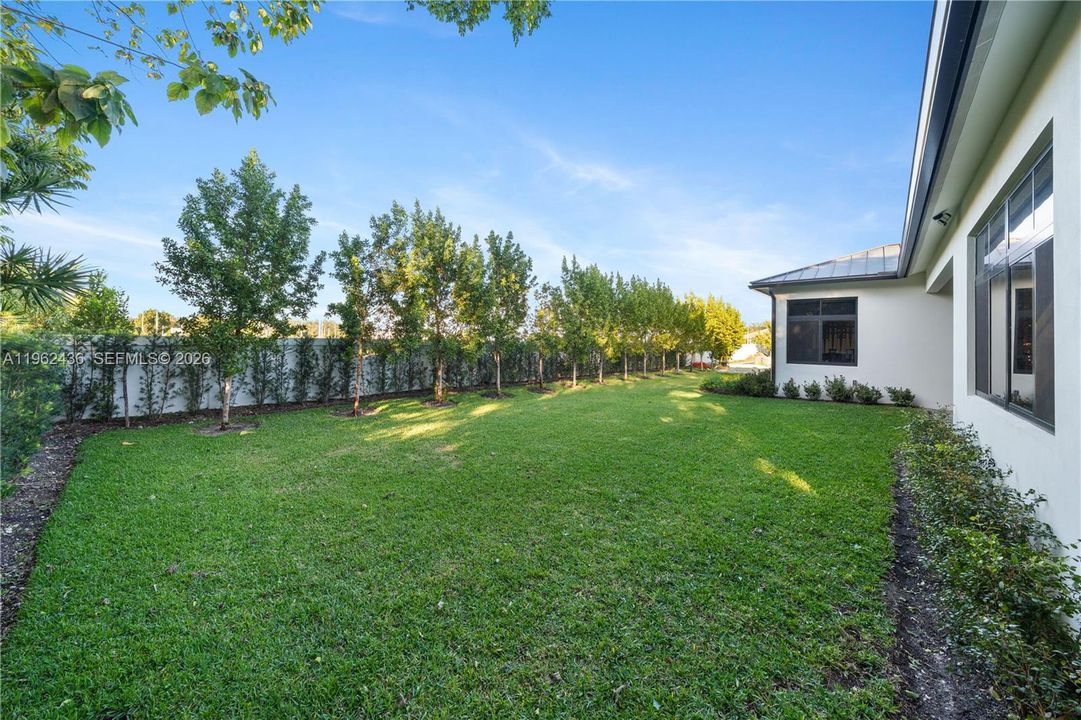 На продажу: $3,490,000 (5 спален, 5 ванн, 3792 Квадратных фут)