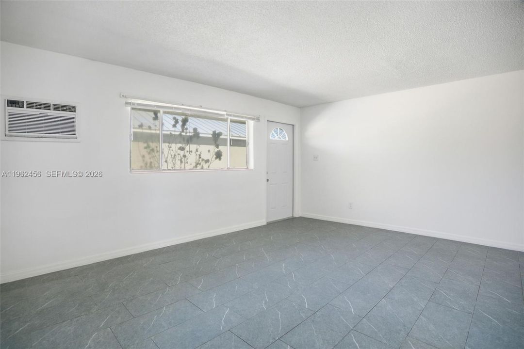 En Renta: $1,800 (3 camas, 1 baños, 980 Pies cuadrados)
