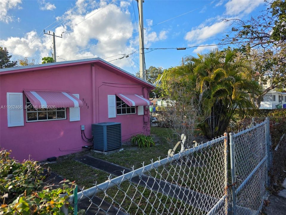 En Venta: $515,000 (3 camas, 2 baños, 1196 Pies cuadrados)