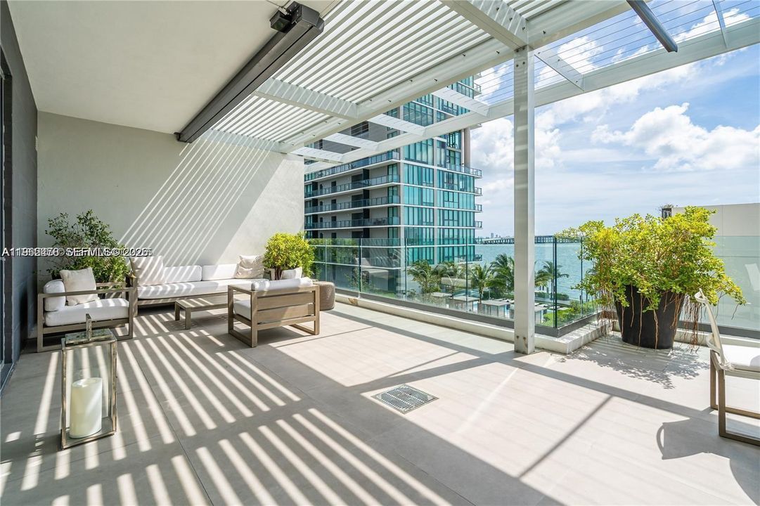 For Sale: $2,959,000 (4 beds, 5 baths, 3341 Square Feet)