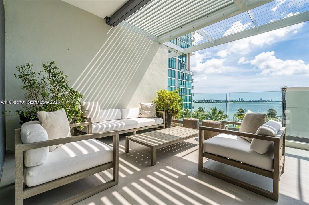 For Sale: $2,959,000 (4 beds, 5 baths, 3341 Square Feet)