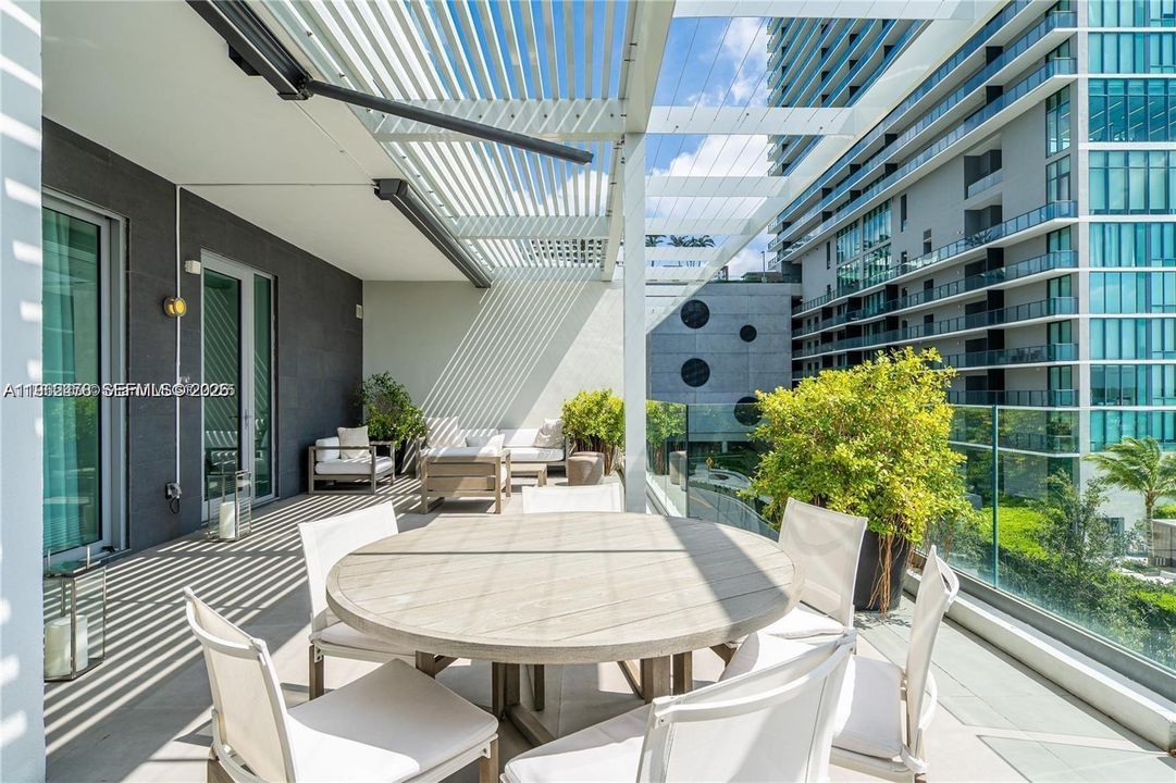For Sale: $2,959,000 (4 beds, 5 baths, 3341 Square Feet)