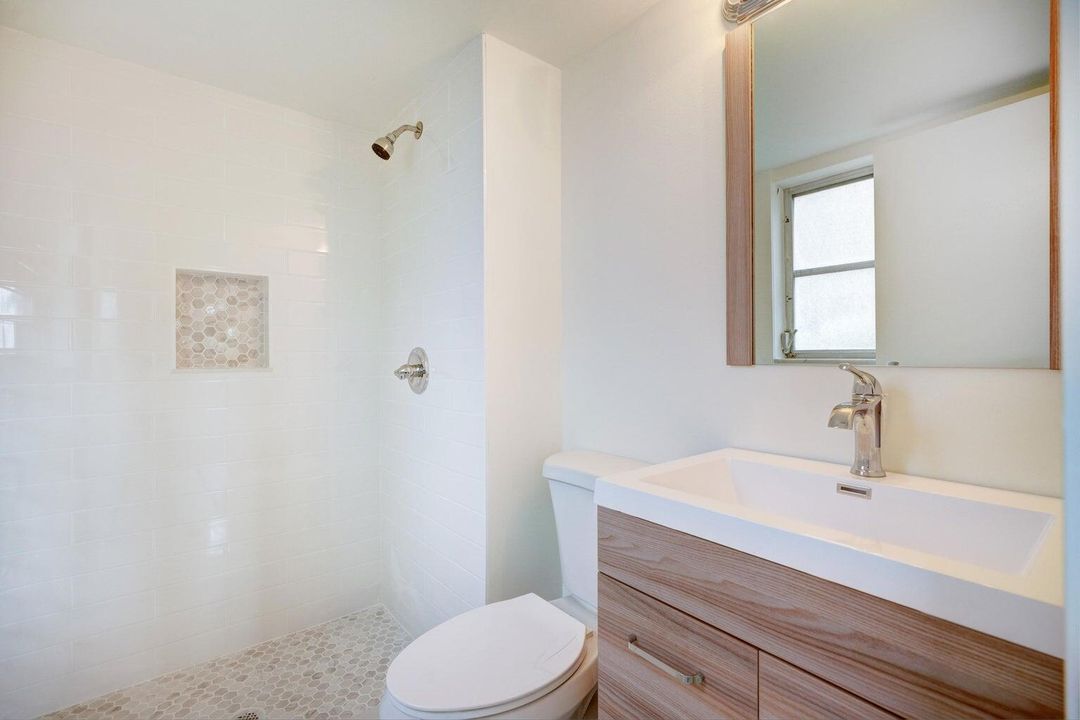 265 BATH2