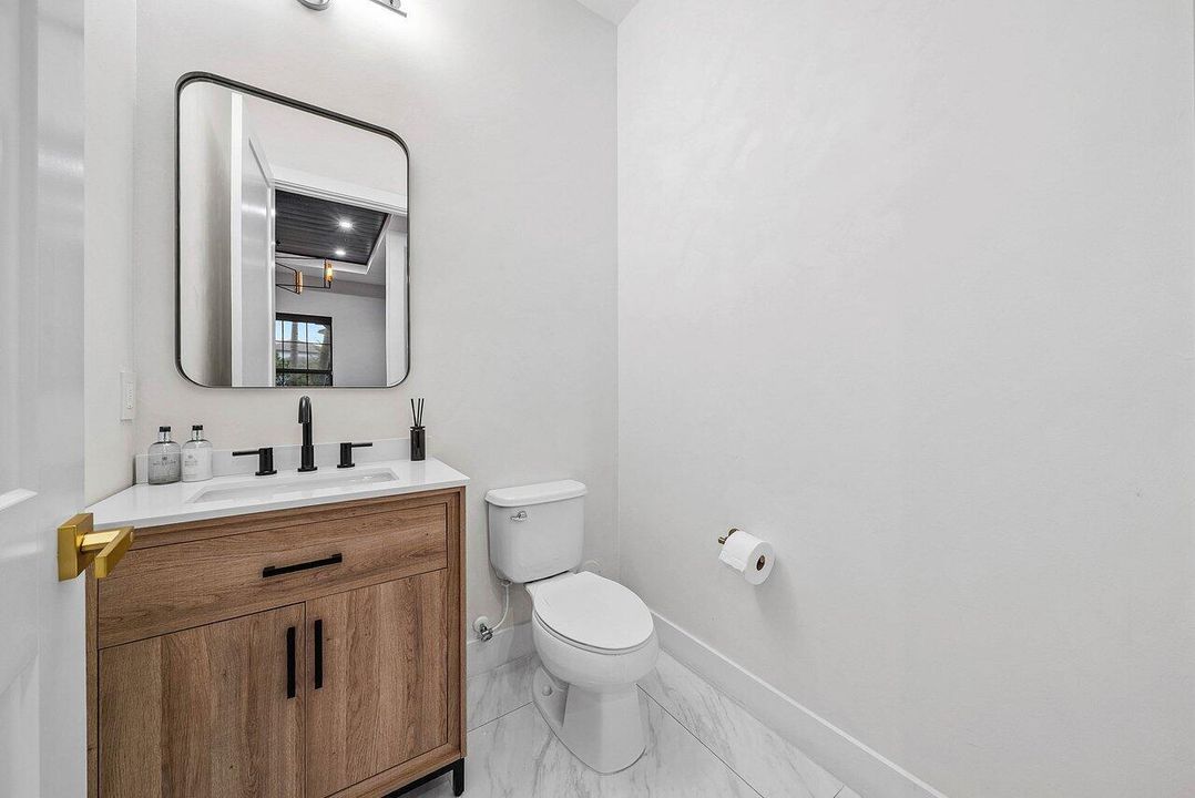 036-3019GinBerryWay-WestPalmBeach-FL-334