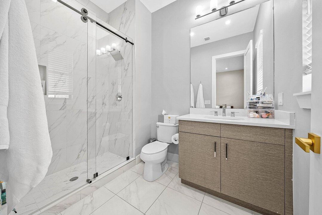 028-3019GinBerryWay-WestPalmBeach-FL-334