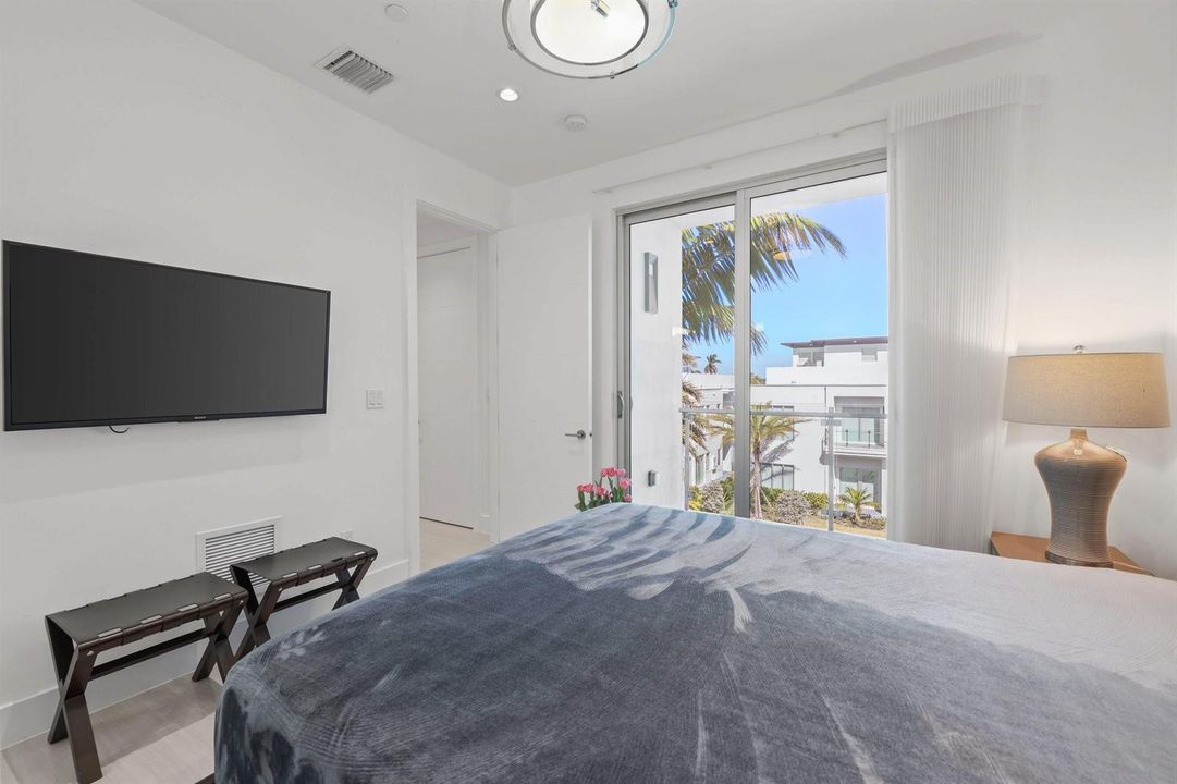 Nice balcony off bedroom