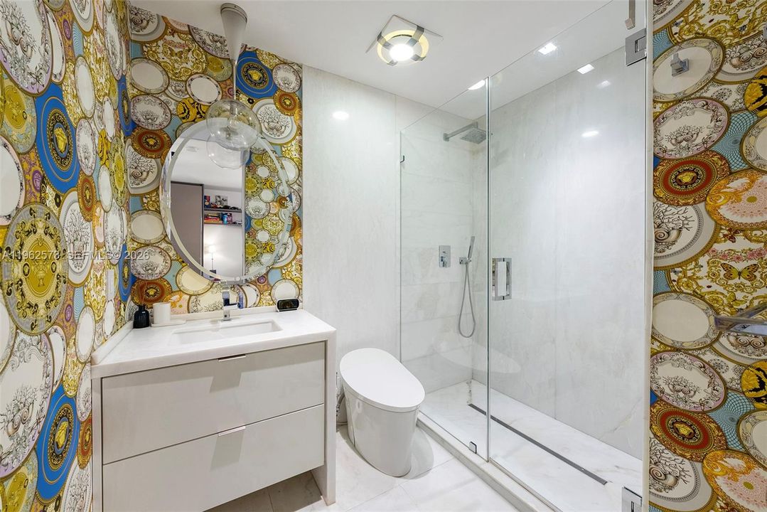 Под контрактом: $3,200,000 (3 спален, 3 ванн, 2470 Квадратных фут)