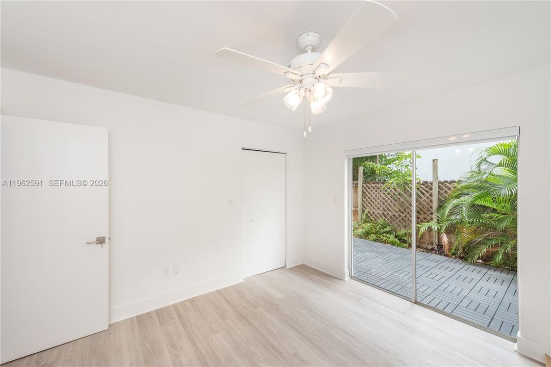Active With Contract: $2,800 (1 beds, 1 baths, 698 Square Feet)