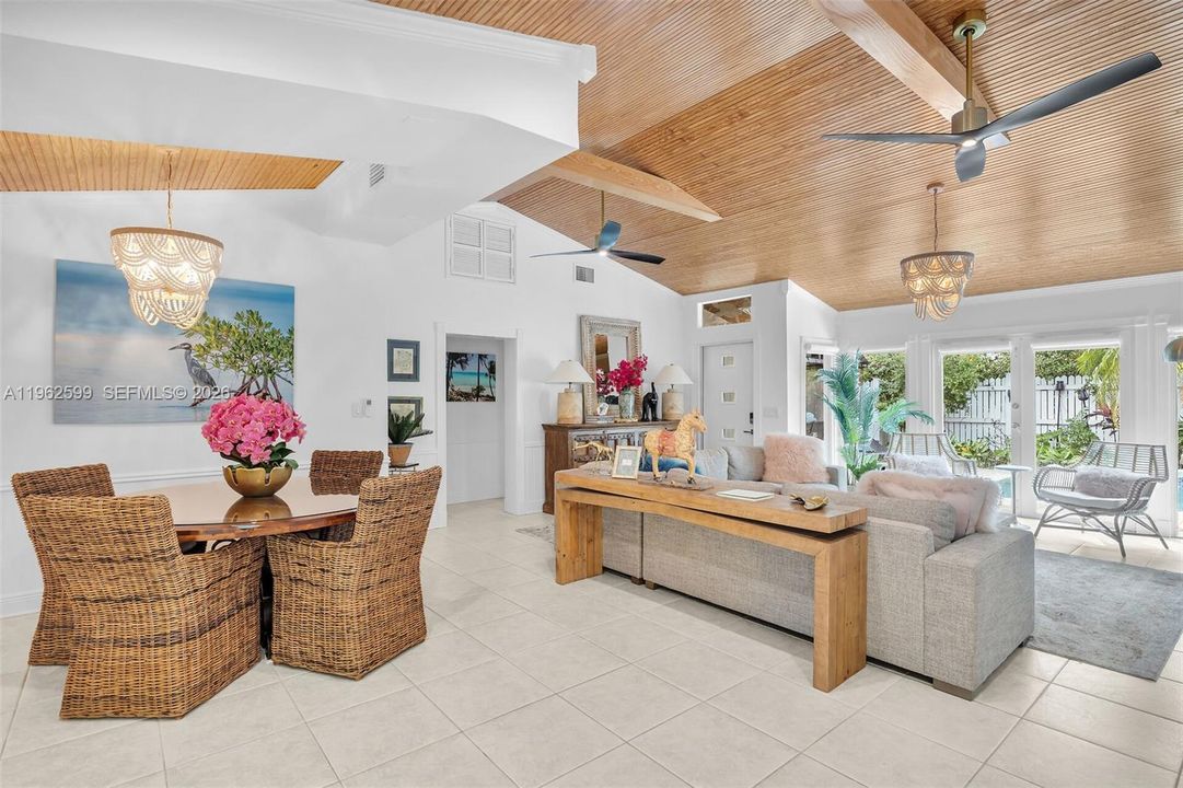 En Venta: $1,950,000 (3 camas, 3 baños, 1690 Pies cuadrados)