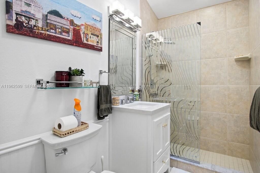 En Venta: $1,950,000 (3 camas, 3 baños, 1690 Pies cuadrados)