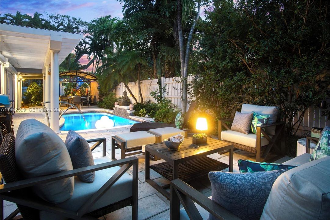 En Venta: $1,950,000 (3 camas, 3 baños, 1690 Pies cuadrados)