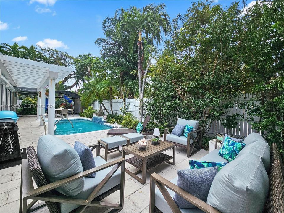 En Venta: $1,950,000 (3 camas, 3 baños, 1690 Pies cuadrados)