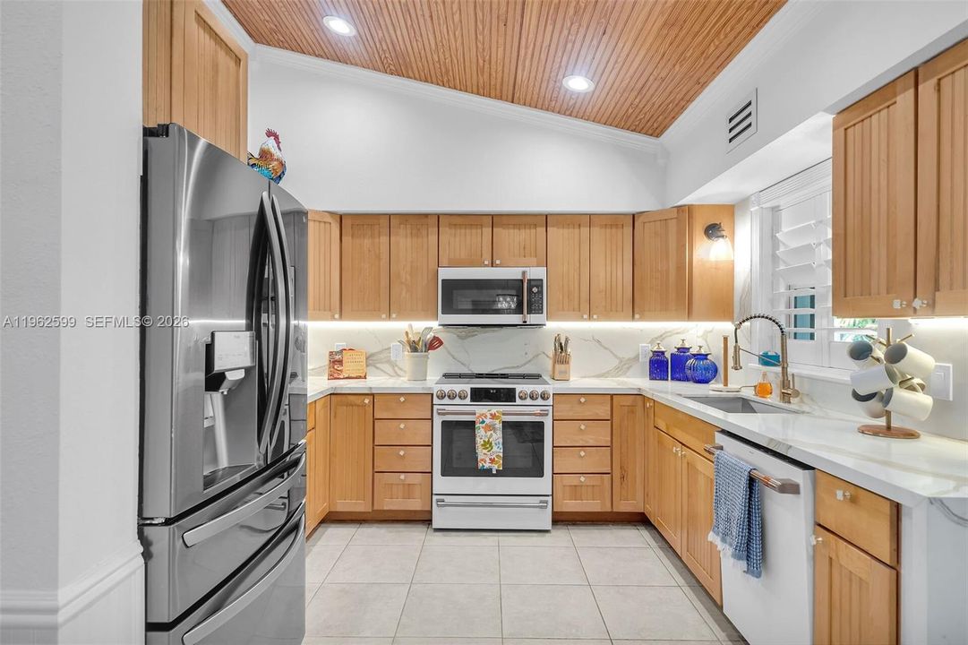 En Venta: $1,950,000 (3 camas, 3 baños, 1690 Pies cuadrados)
