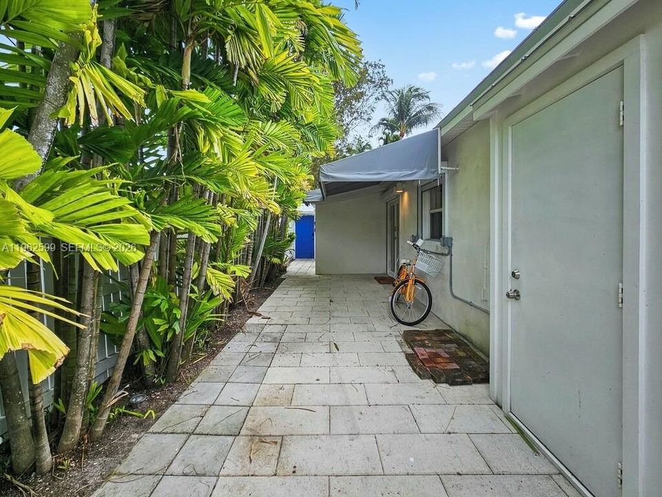 En Venta: $1,950,000 (3 camas, 3 baños, 1690 Pies cuadrados)