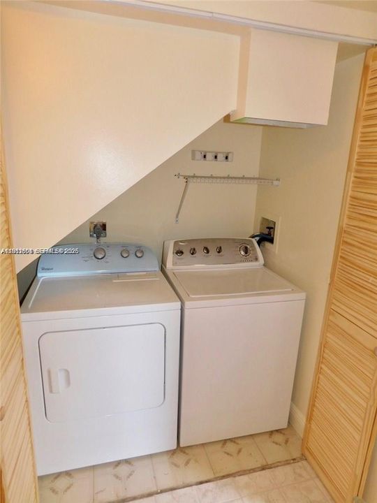 Под контрактом: $334,000 (2 спален, 2 ванн, 1302 Квадратных фут)