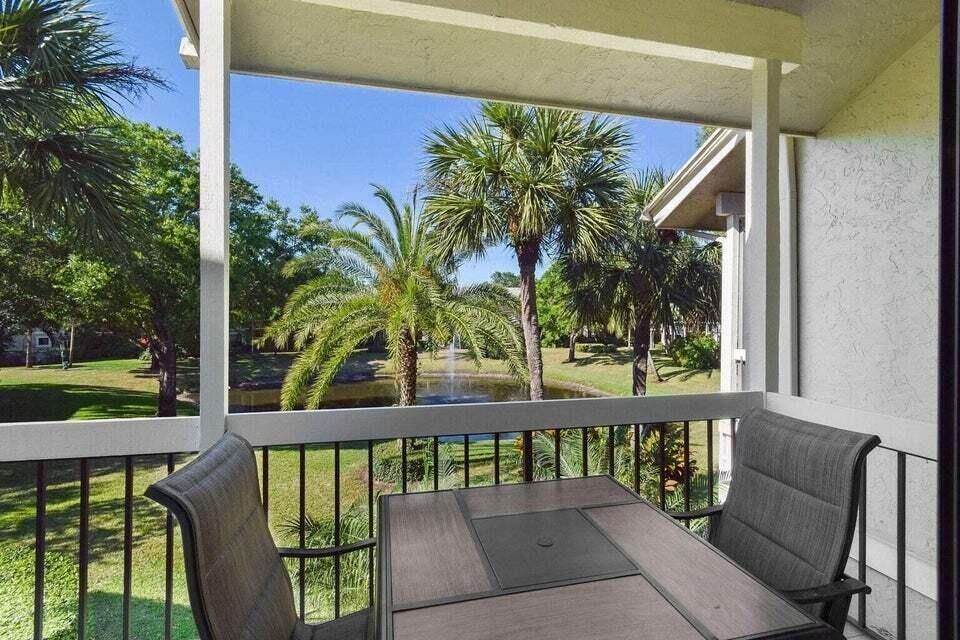 balcony studio 2